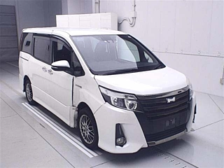 TOYOTA NOAH 2016