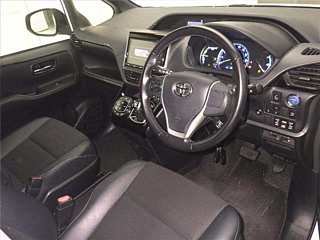 TOYOTA NOAH 2016