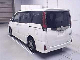 TOYOTA NOAH 2016