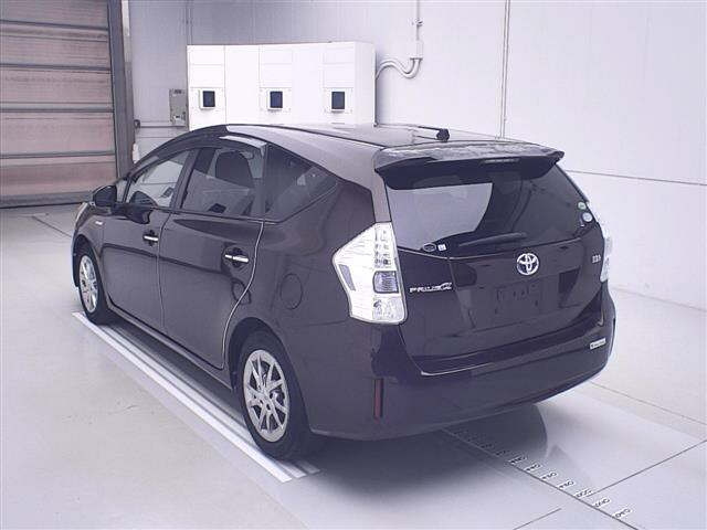 TOYOTA PRIUS ALPHA 2014