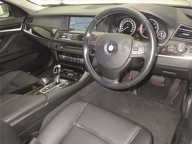 BMW 5 SERIES 2010