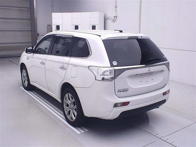 MITSUBISHI OUTLANDER PHEV 2013