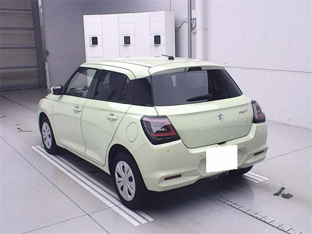 SUZUKI SWIFT 2023
