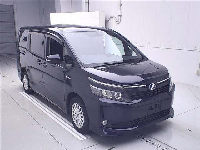 TOYOTA VOXY 2014