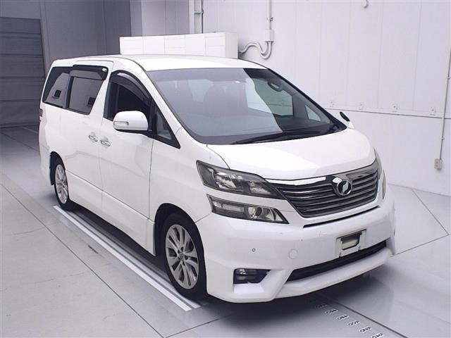 TOYOTA VELLFIRE 2010