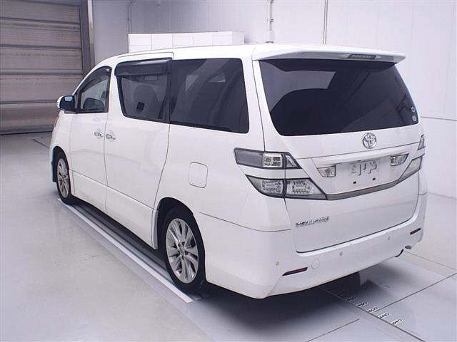 TOYOTA VELLFIRE 2010