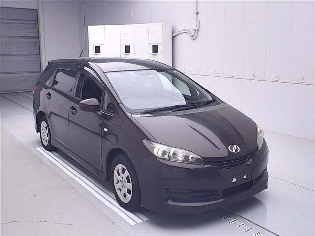 TOYOTA WISH 2010