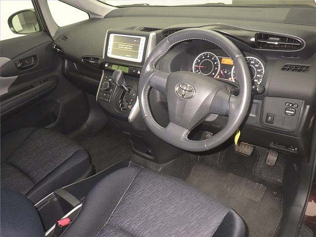 TOYOTA WISH 2010
