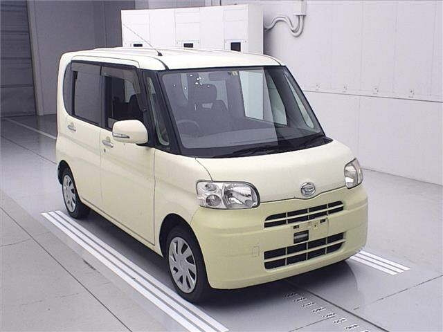 DAIHATSU TANTO 2011