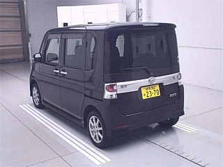 DAIHATSU TANTO 2011