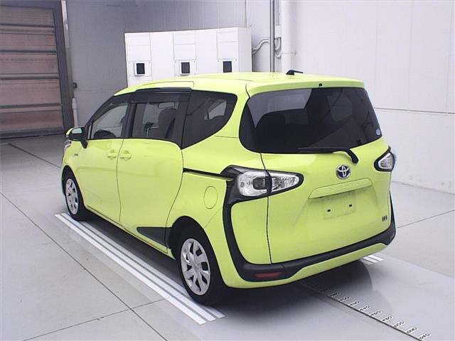 TOYOTA SIENTA 2016