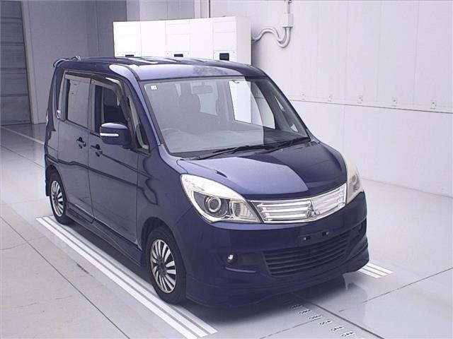MITSUBISHI DELICA D2 2012