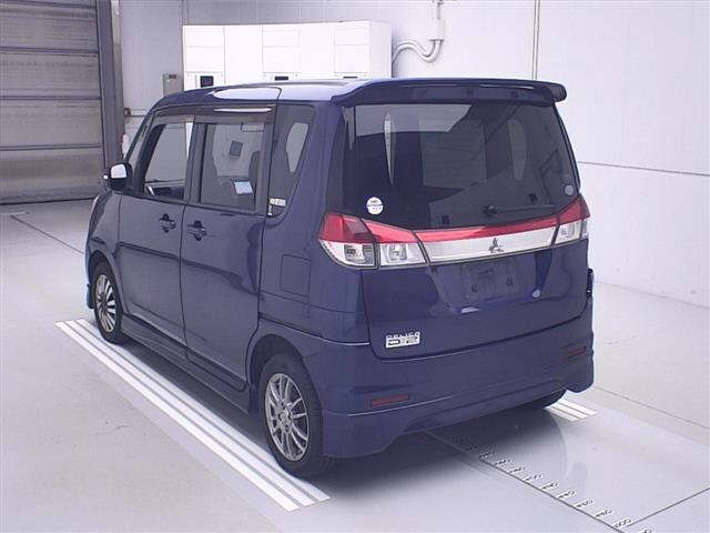 MITSUBISHI DELICA D2 2012
