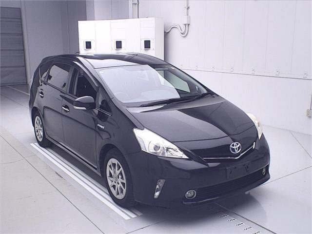 TOYOTA PRIUS ALPHA 2014