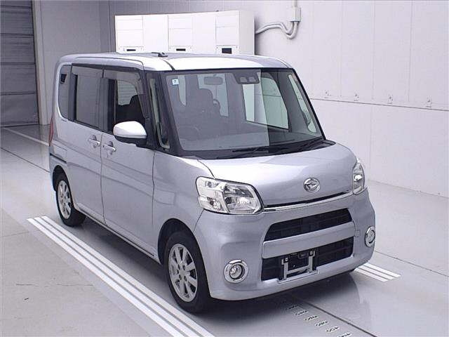 DAIHATSU TANTO 2018