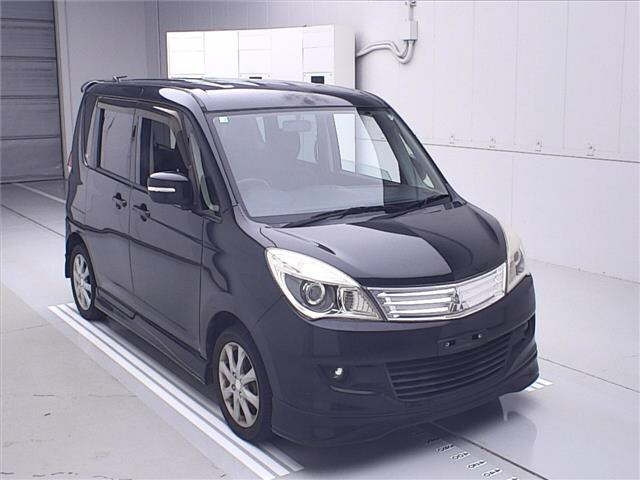 MITSUBISHI DELICA D2 2012