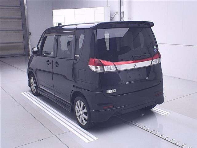 MITSUBISHI DELICA D2 2012