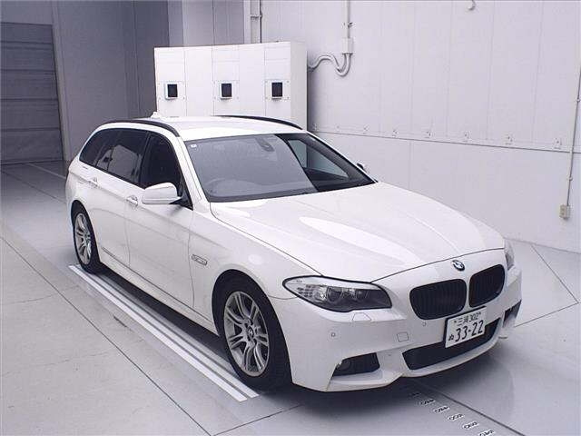 BMW 5 SERIES 2011