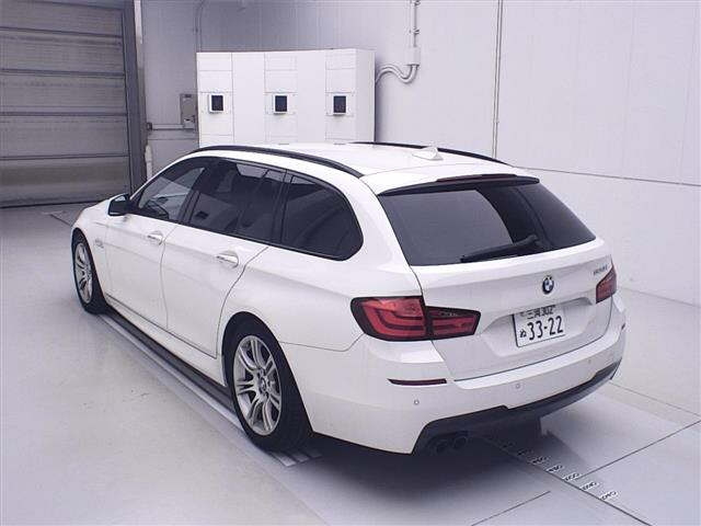 BMW 5 SERIES 2011
