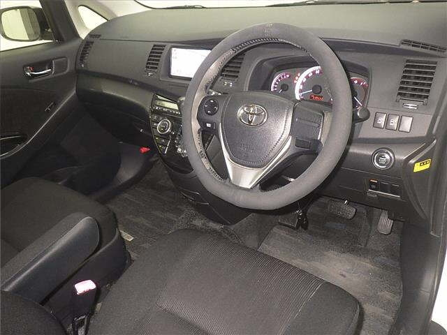 TOYOTA ISIS 2012