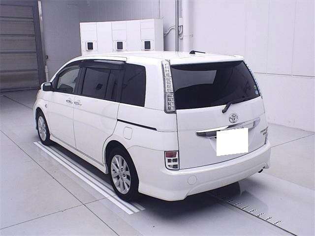 TOYOTA ISIS 2012