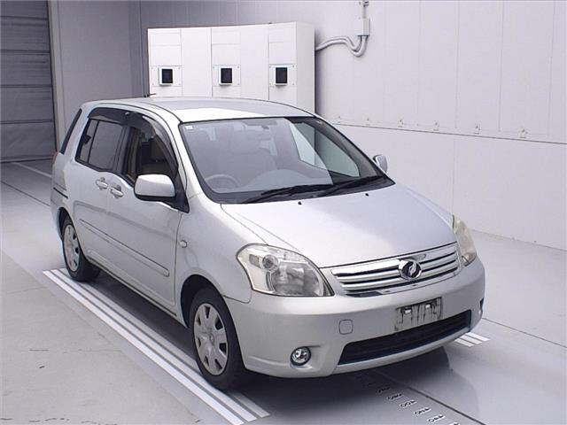 TOYOTA RAUM 2008