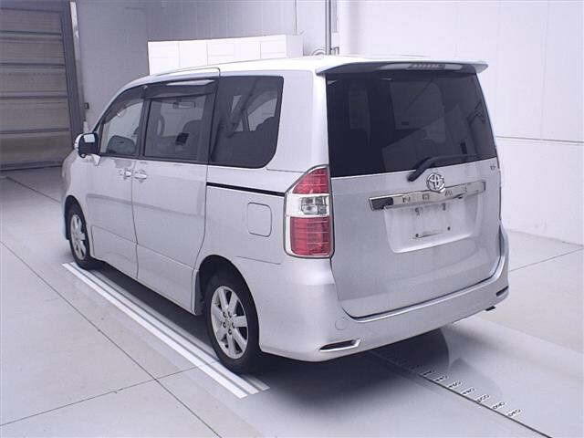 TOYOTA NOAH 2008