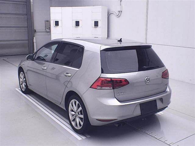 VOLKSWAGEN GOLF 2015