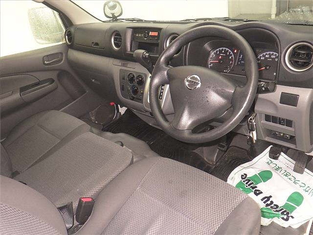 NISSAN CARAVAN VAN 2019