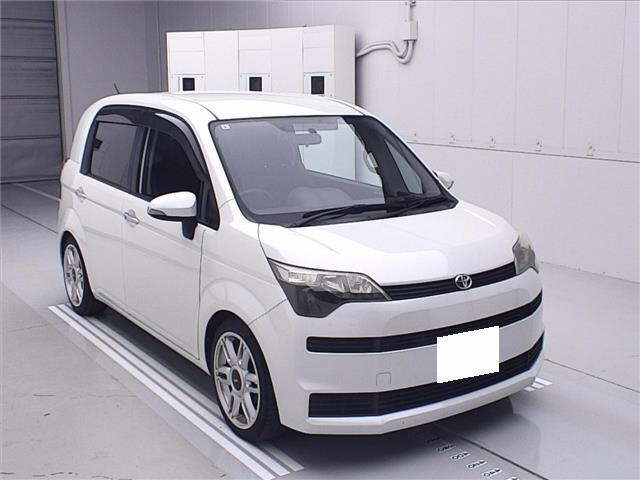 TOYOTA SPADE 2013