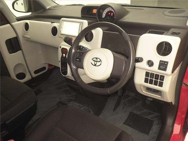 TOYOTA SPADE 2013