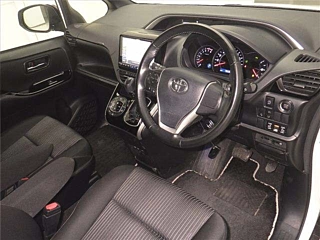 TOYOTA VOXY 2020