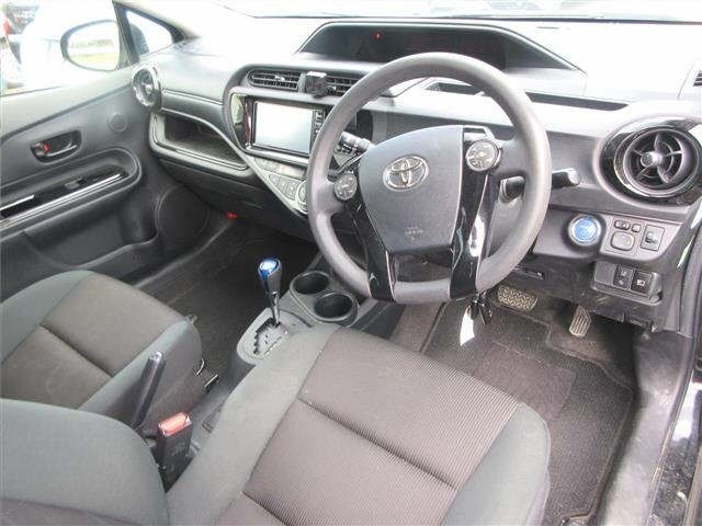 TOYOTA AQUA 2017