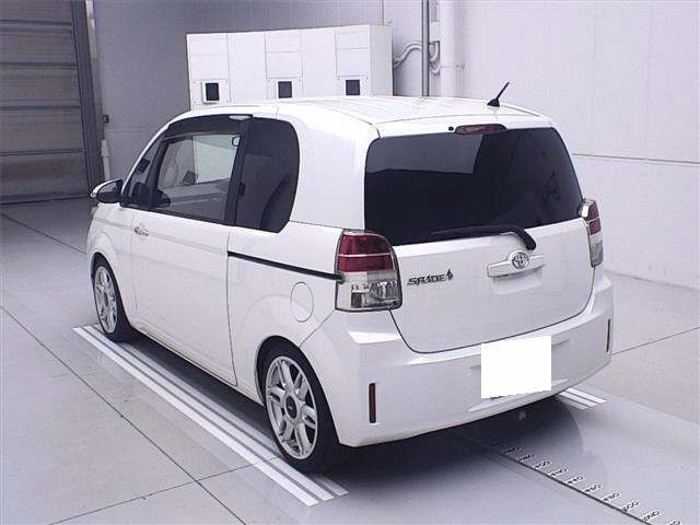 TOYOTA SPADE 2013