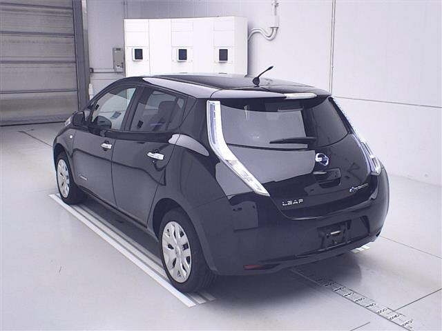 NISSAN LEAF 2015