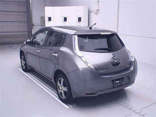NISSAN LEAF 2015