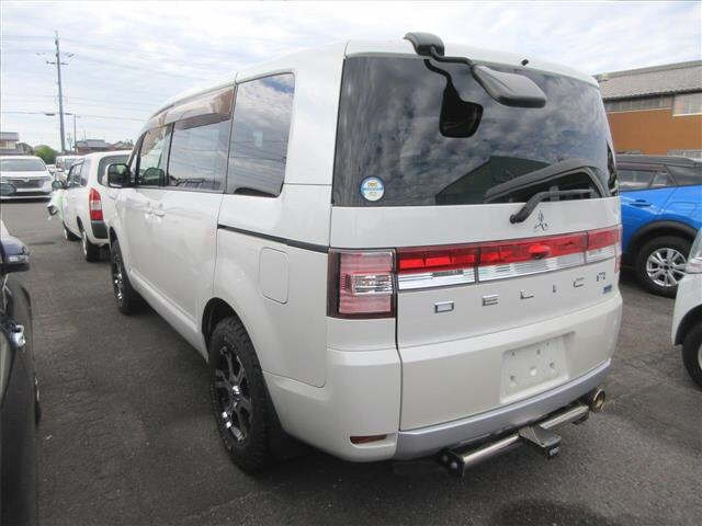 MITSUBISHI DELICA D5 2013
