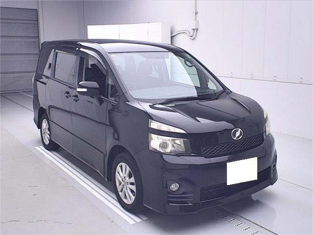 TOYOTA VOXY 2012