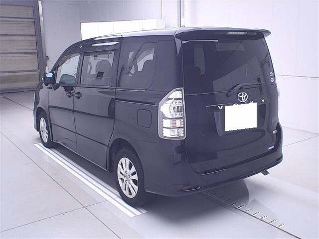 TOYOTA VOXY 2012