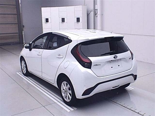 TOYOTA AQUA 2023