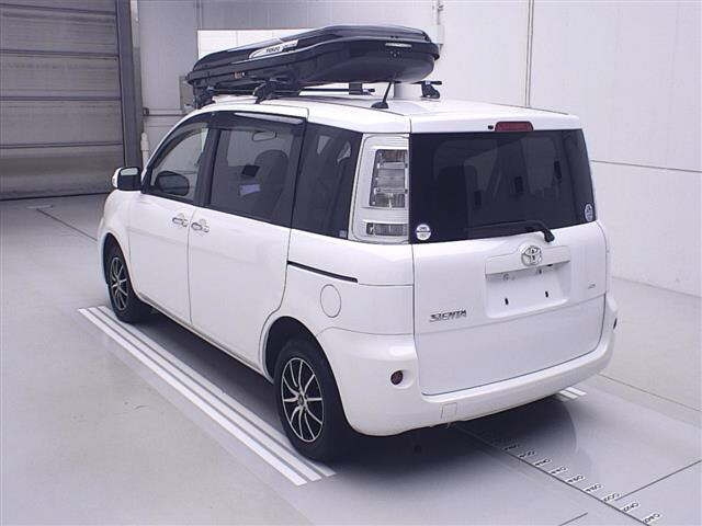 TOYOTA SIENTA 2012