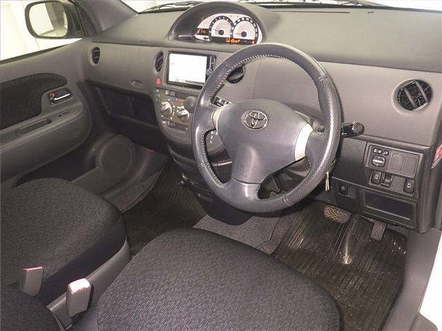 TOYOTA SIENTA 2012