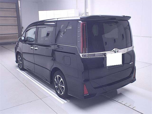 TOYOTA NOAH 2021