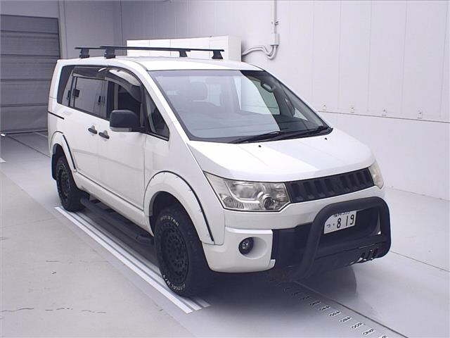 MITSUBISHI DELICA D5 2012