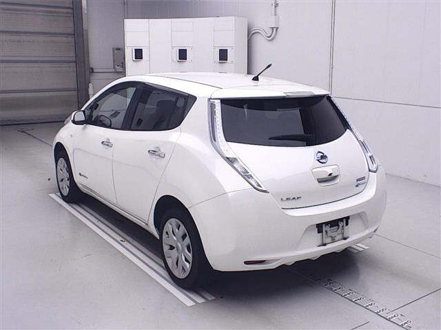 NISSAN LEAF 2015