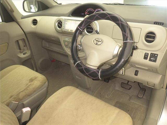 TOYOTA PORTE 2008