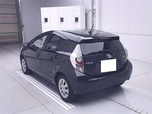 TOYOTA AQUA 2013
