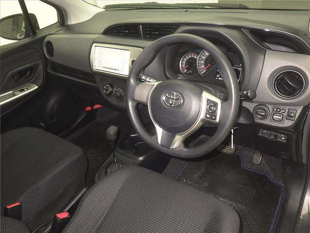 TOYOTA VITZ 2014
