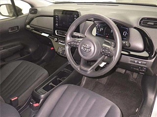 TOYOTA AQUA 2021