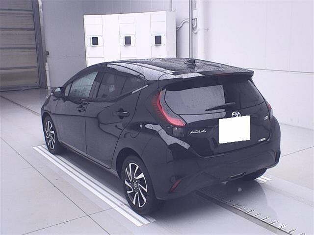 TOYOTA AQUA 2023